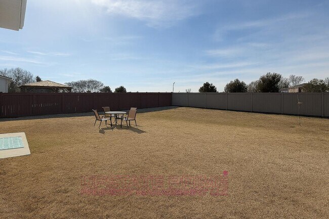 Building Photo - 312 Fairfield St