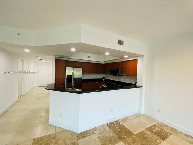 Building Photo - 14951 Royal Oaks Ln