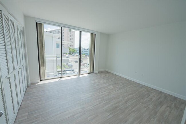 Building Photo - 468 Golden Isles Dr