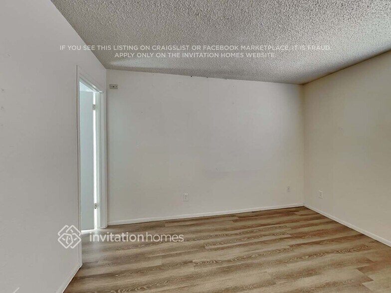 Building Photo - 6919 W Vogel Ave