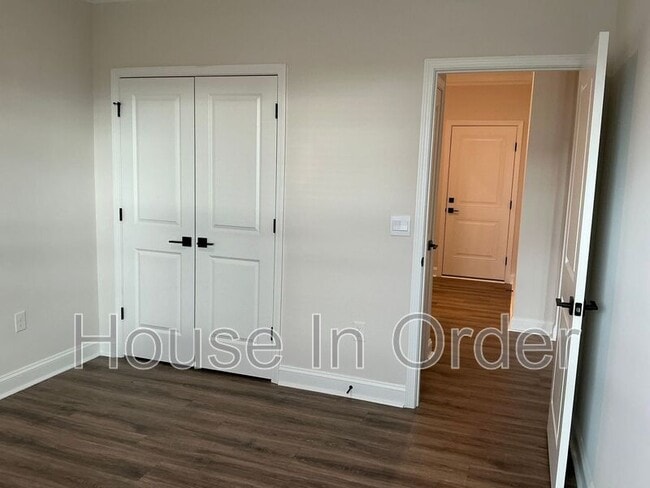 Building Photo - 41 Silverthorne Ct