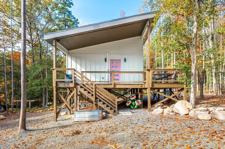 Building Photo - 288 Stonewall Road-SI ID1055518P