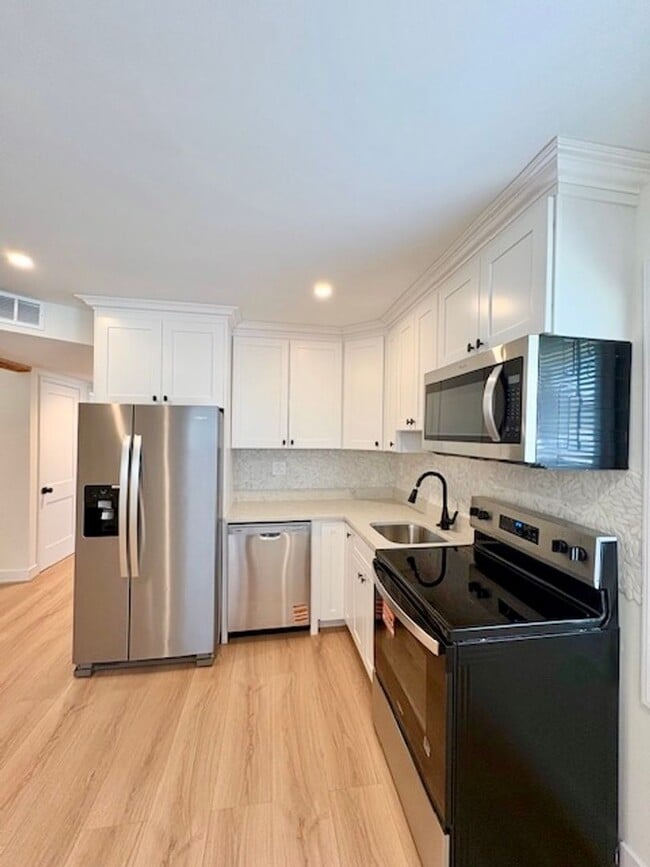 Building Photo - 6007 Crawford Dr