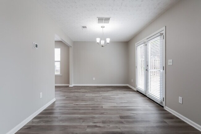 Building Photo - 527 Ives Cir NW