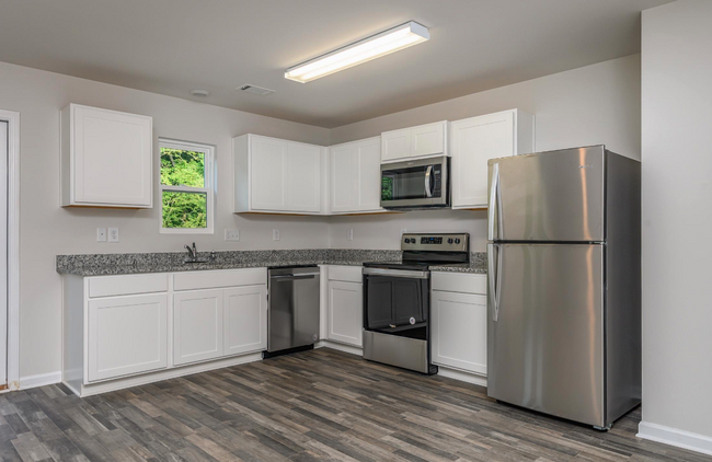 Building Photo - Charming 4BR, 2.5 BA home in Duncan SC is ...