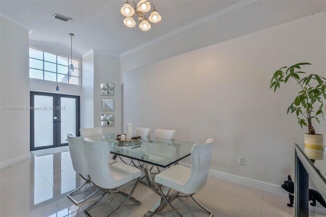 Building Photo - 9765 SW 155th Ct