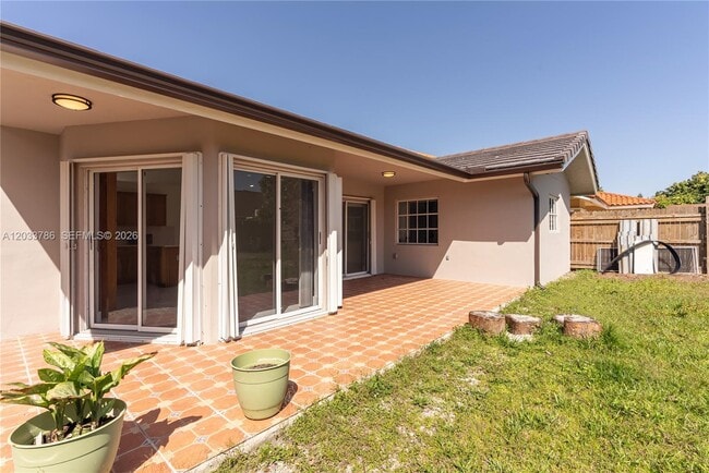 Building Photo - 15881 SW 139th Ave