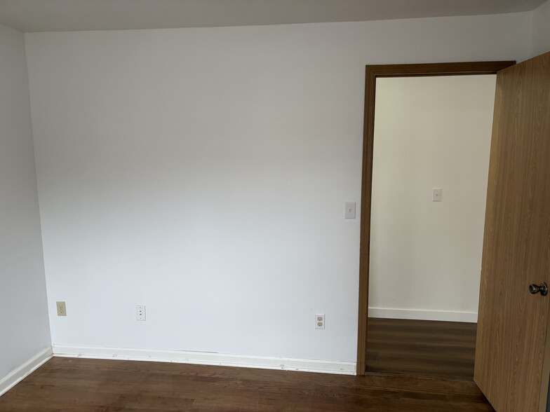 Bedroom 2 - 861 Edmonds Avenue Northeast