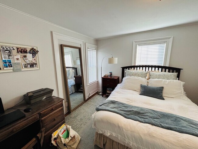 Building Photo - 220 South St