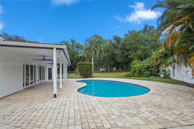 Building Photo - 12090 164th Ct N