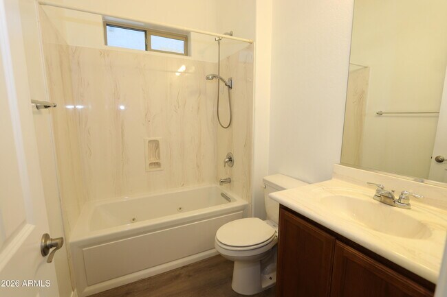 Building Photo - 852 E Rawhide Ct