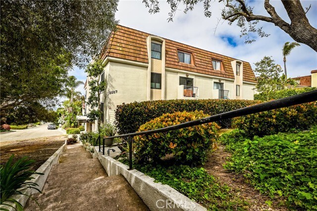 Building Photo - 2357 Palos Verdes Dr W