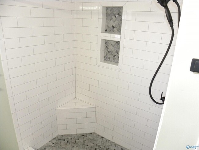 Building Photo - 258 Mountain Creek Dr