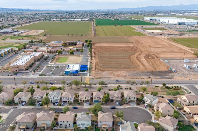 Building Photo - 2416 S 90th Glen