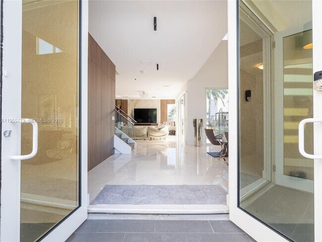 Building Photo - 7451 NW 103rd Ct