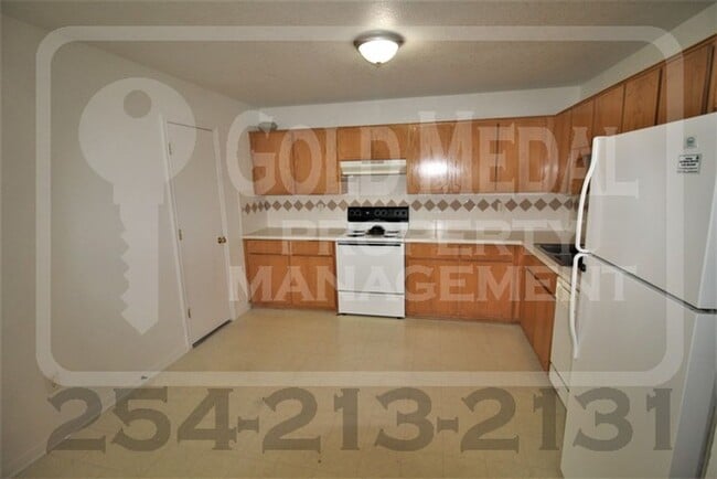 Building Photo - 1710 Aztec Trce