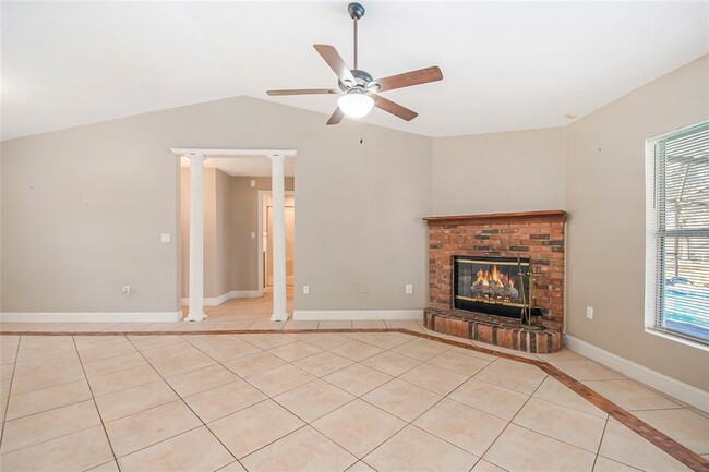 Building Photo - 1503 Lund Ave