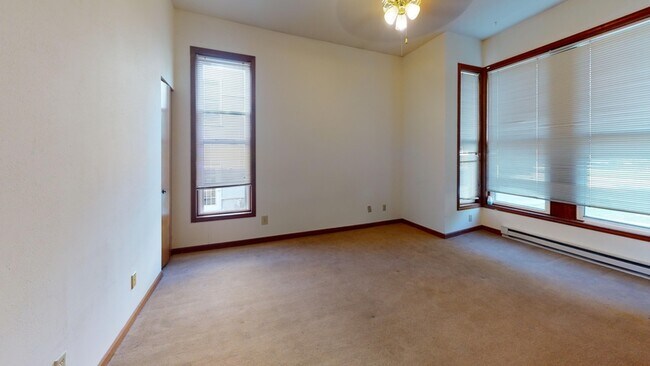 Building Photo - 11 E Gilman St