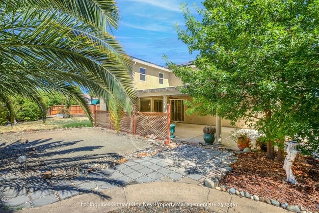 Building Photo - Huge home, Lincoln Crossing - walking dist...