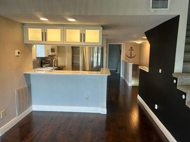 Building Photo - Luxury living with an Intracoastal view and direct access to dock, marina and lift