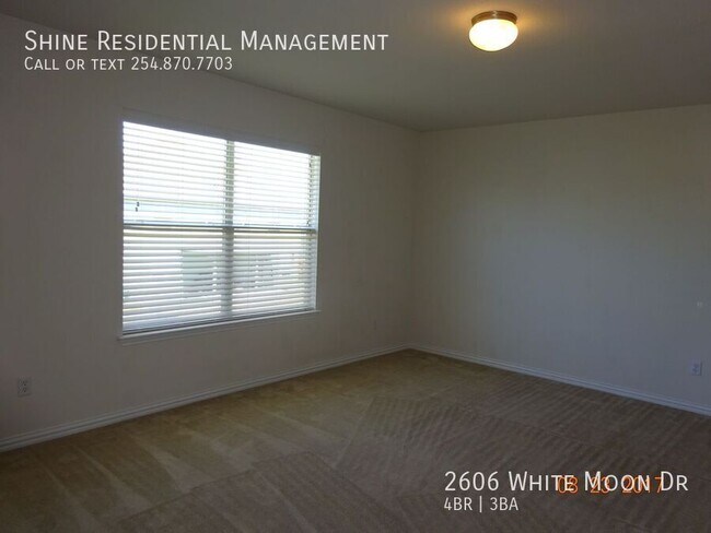 Building Photo - 2606 White Moon Dr