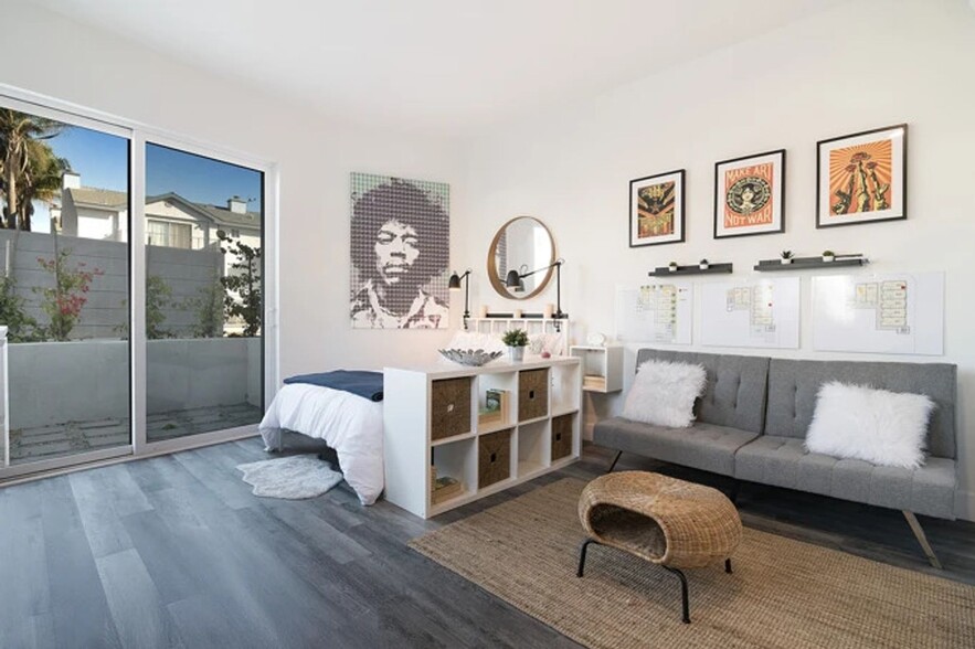 Interior Photo - Cocoon 20