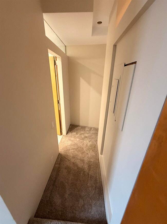 Building Photo - 401 State Street