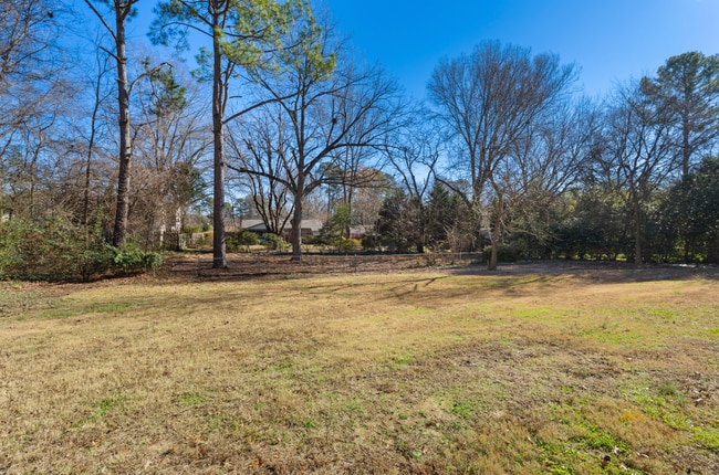Building Photo - Charming 2-Bedroom townhome!