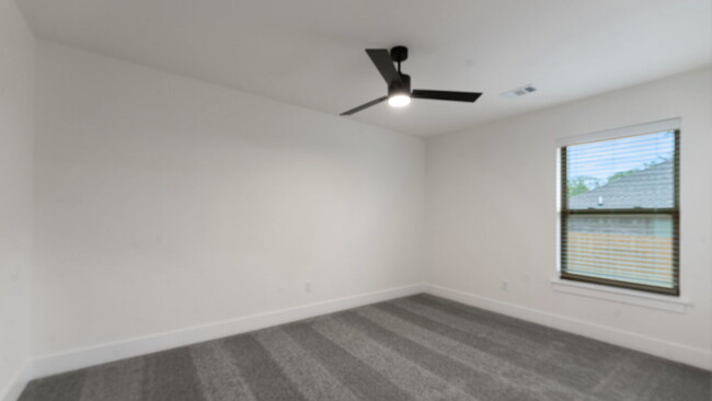 Building Photo - 52 Watson Ln