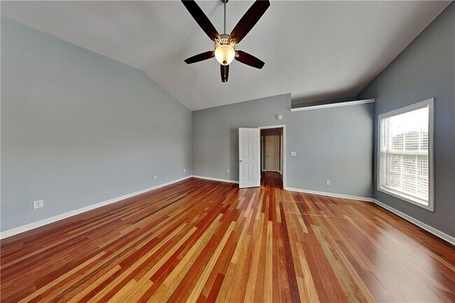 Building Photo - 1012 Fairmont Park Dr