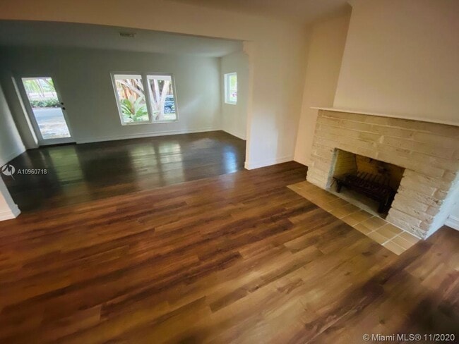 Building Photo - 800 Andalusia Ave