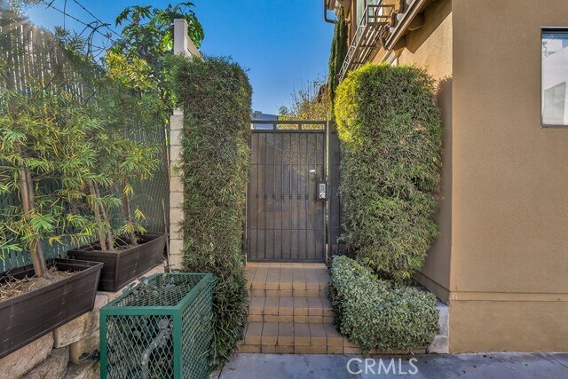 Building Photo - 10832 W Riverton Ct