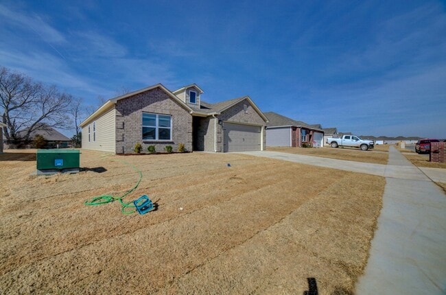 Building Photo - Beautiful Newer 3 Bedroom, 2 Bath Home Move-In Ready