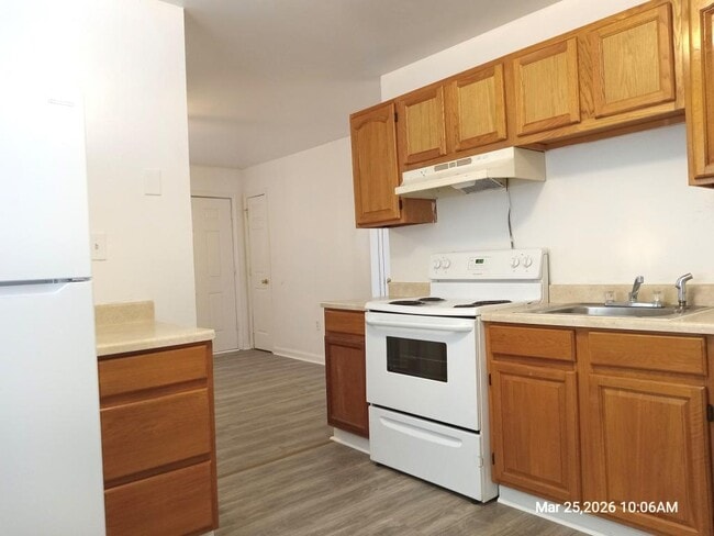 Building Photo - 238 Hollingsworth Manor