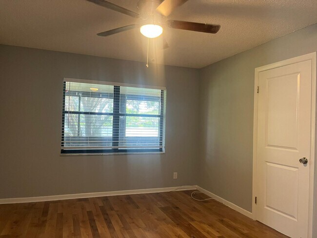 Building Photo - 5184 Jog Ln