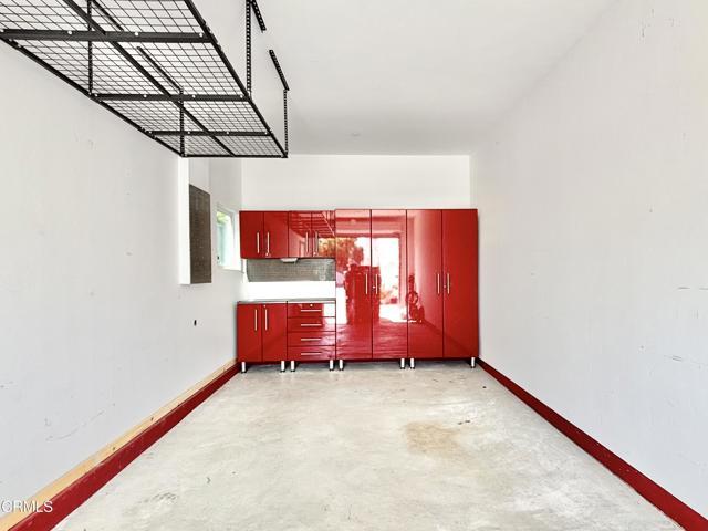 Building Photo - 125 S Santa Rosa St