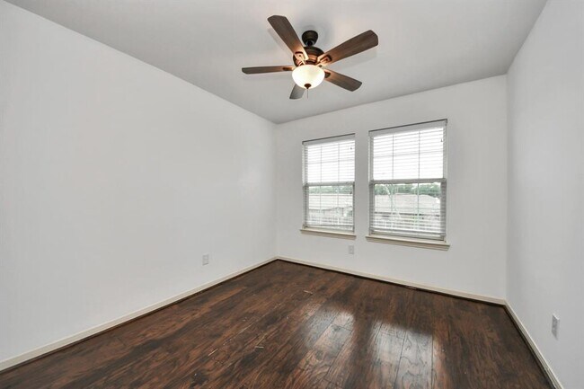 Building Photo - 3738 Lehall St