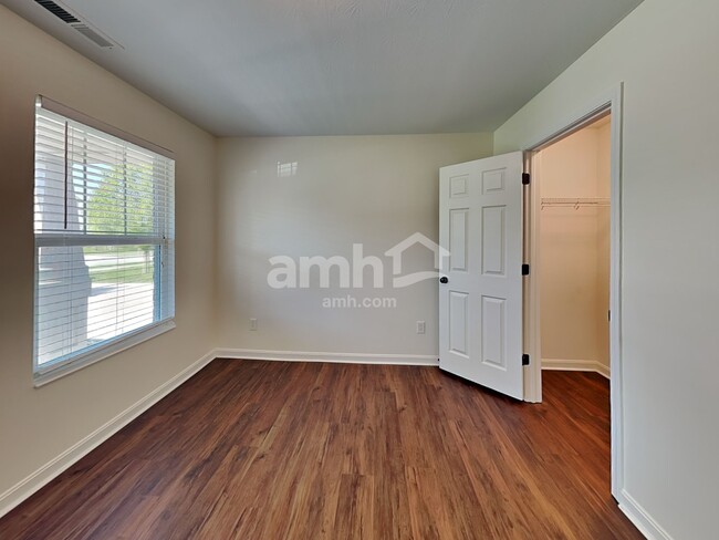 Building Photo - 5693 W Woods Edge Dr