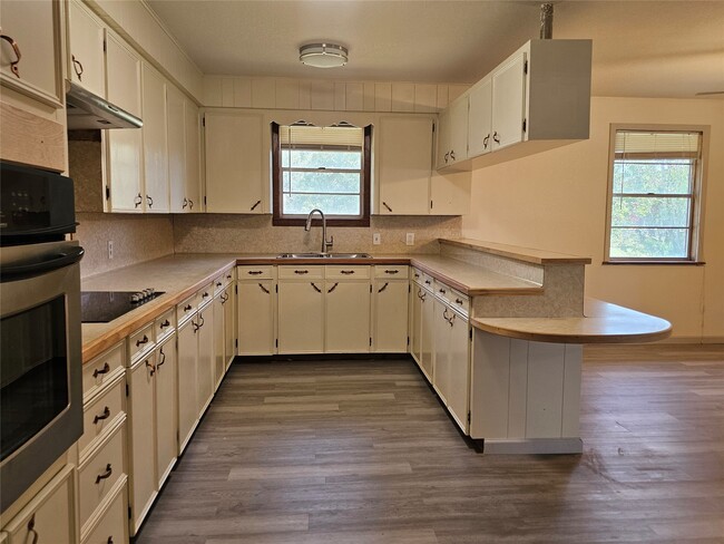 Building Photo - 2605 B F Terry Blvd