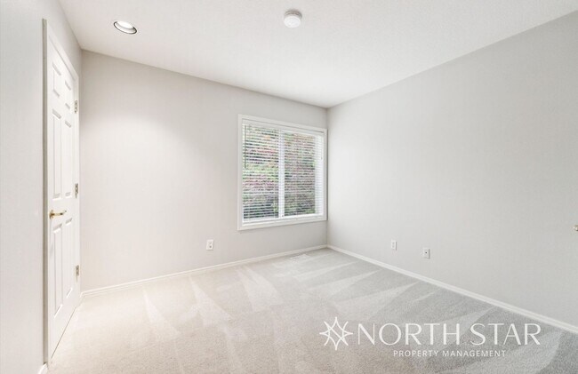 Building Photo - Beautiful Home Near Westlake Park