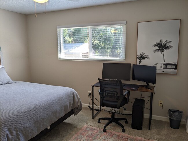 Building Photo - Cozy Carmel Valley Village House Fully Furnished