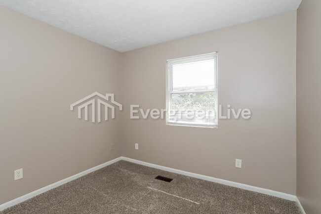 Building Photo - 2027 Highland Ave