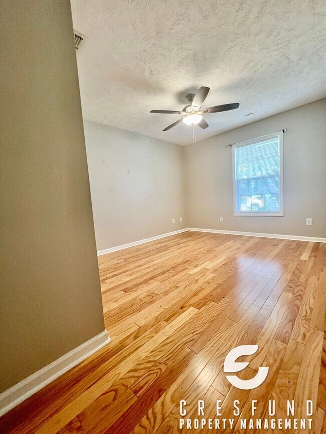 Building Photo - Coming Soon (End of July) 3Br 3 Bath Locat...