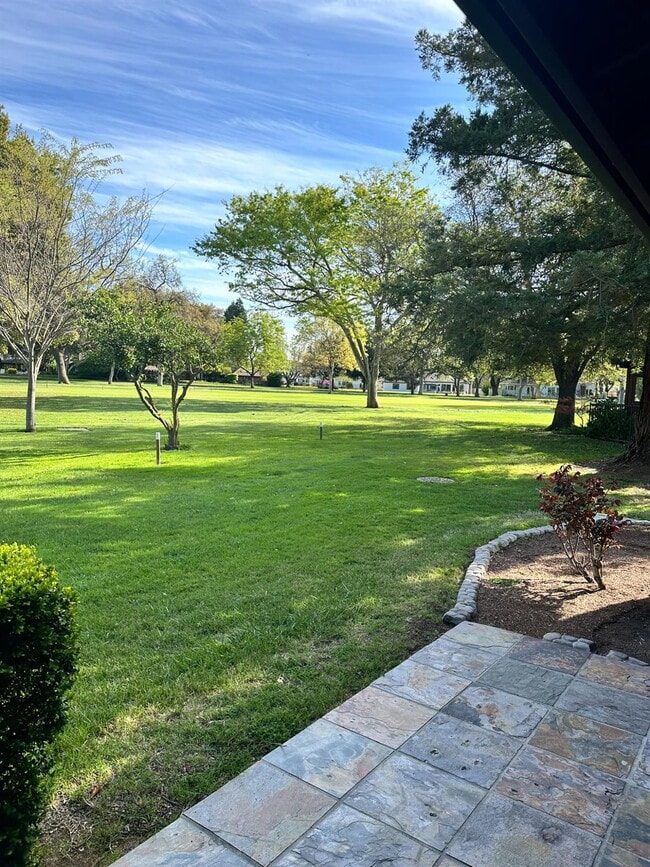 Building Photo - 44771 Garden Ct