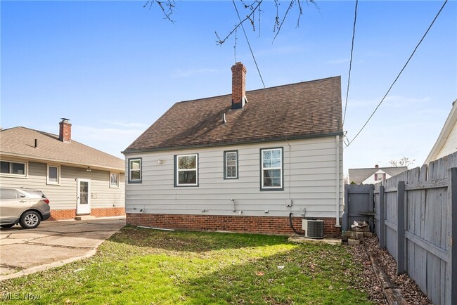 Building Photo - 15419 Edgewood Ave