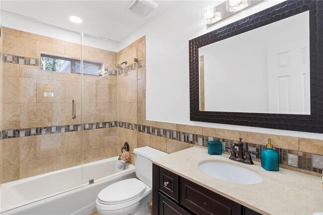 Building Photo - 526 Coopers Pond Dr