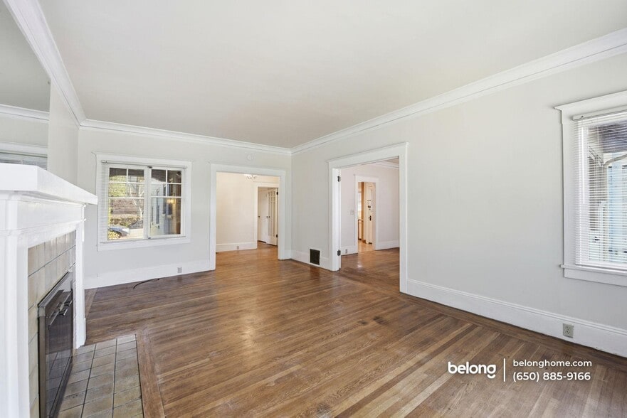 Building Photo - 31 Hardwick Ave