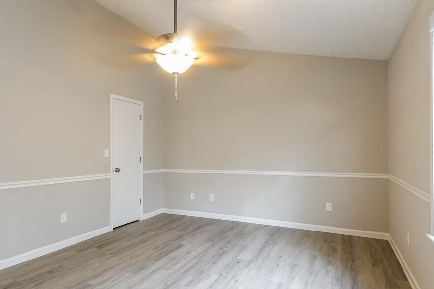 Building Photo - 890 Highland Terrace NE