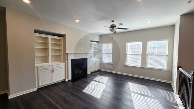 Building Photo - 209 Commons Ave