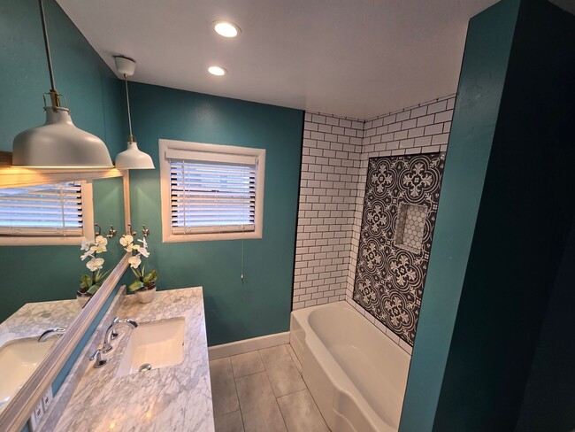 Building Photo - 1320  Polly&#39;s Trust Colonial